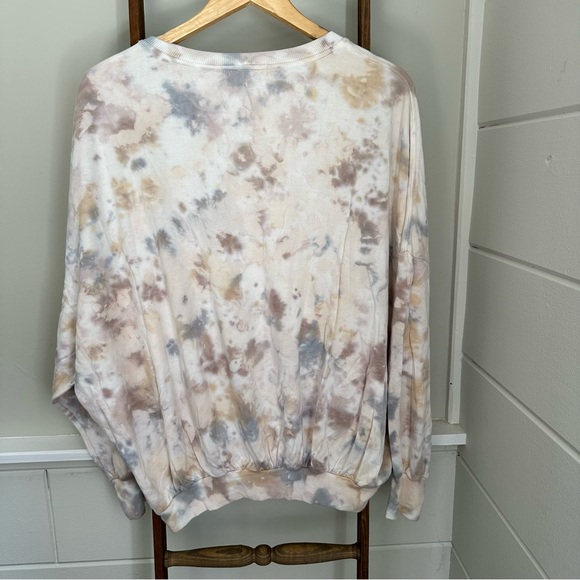 Young Fabulous & Broke Sweatshirt‎ Top Cream Beige Blue Tie Dye Size Med - Picture 6 of 9